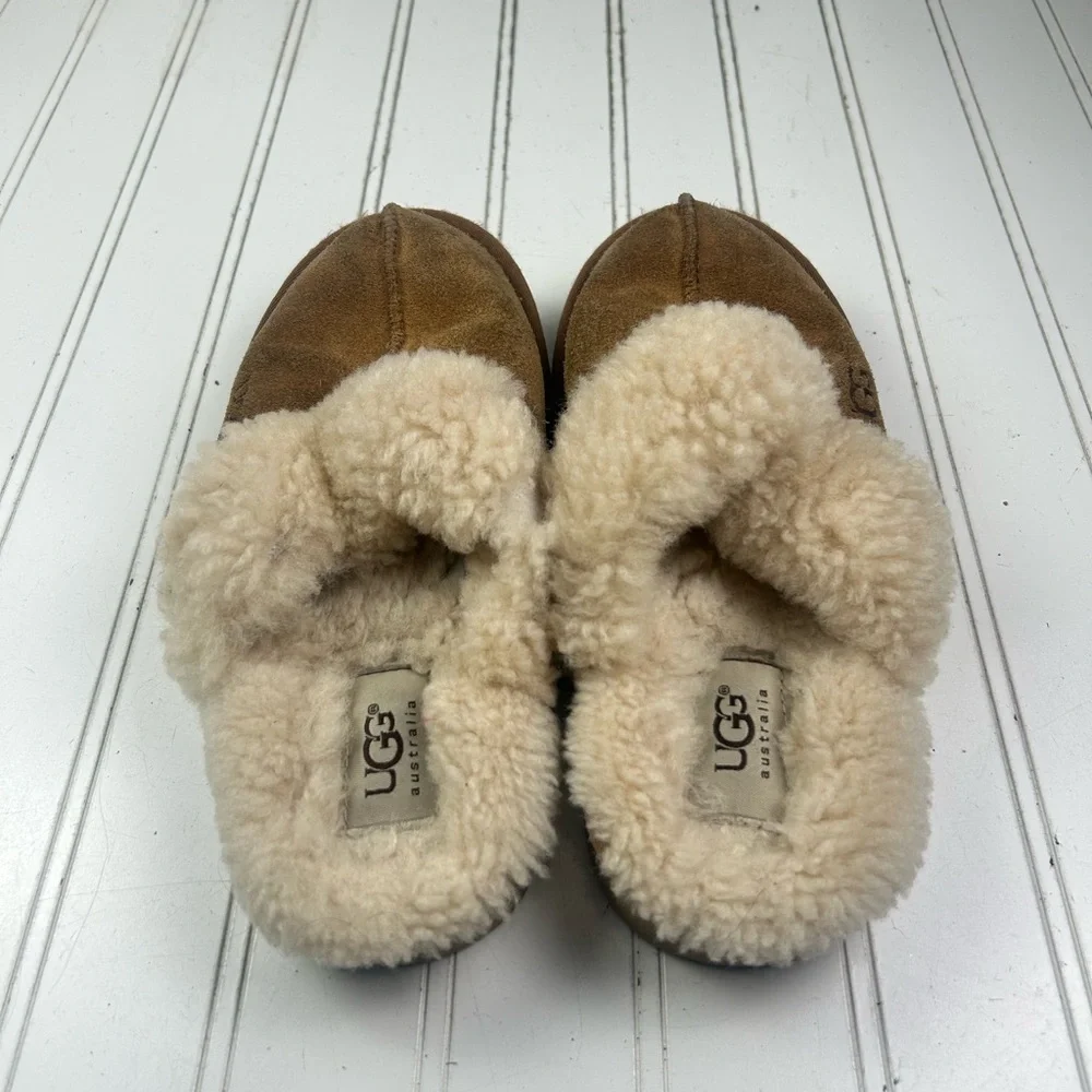 UGG Scuffette 2 Chesnut Slip On Slippers Girls Size 3